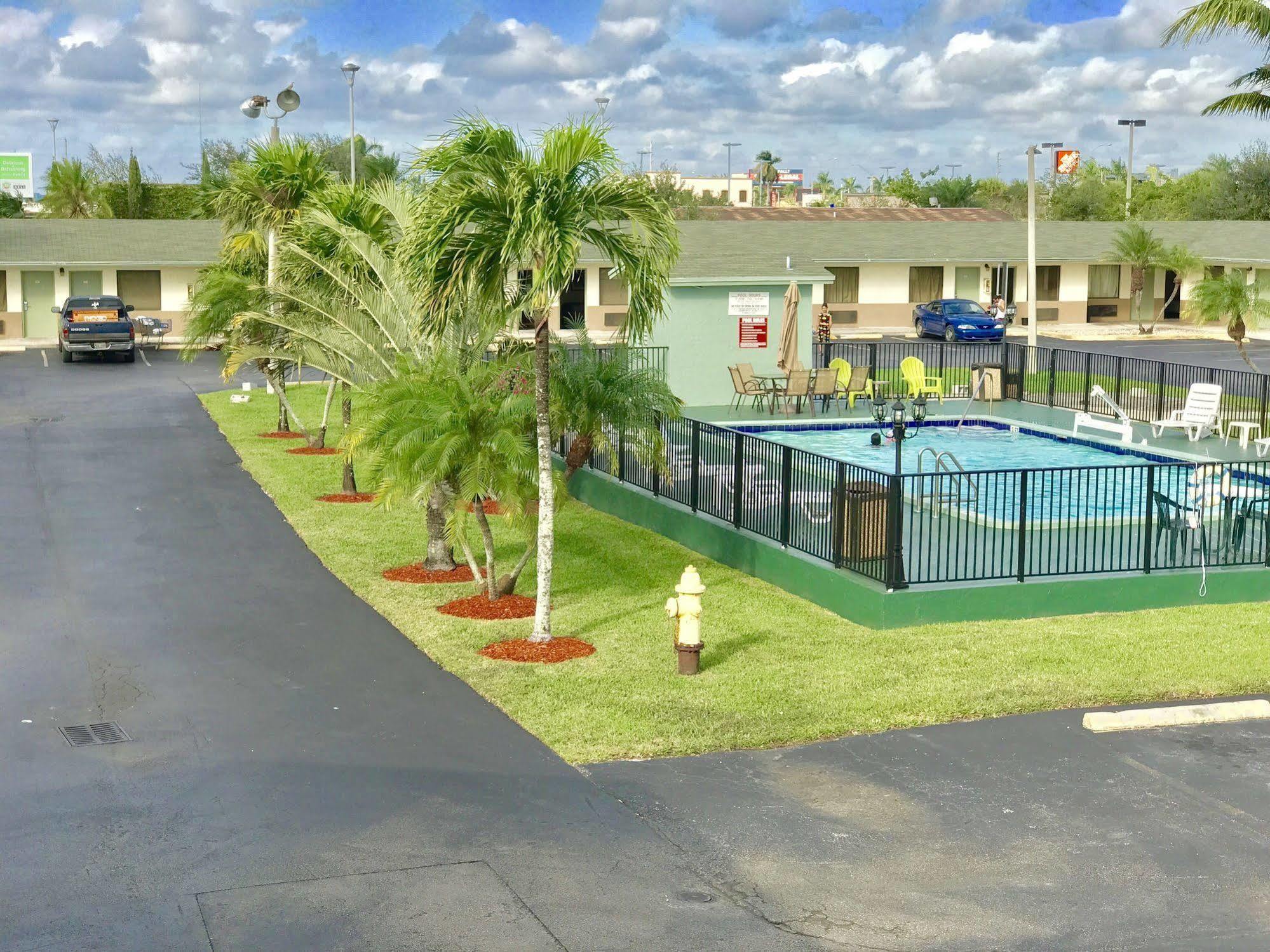 Budget Host Inn Florida City Eksteriør billede
